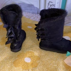 UGG boots with bows size 6